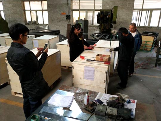 伊朗KISH地區油田購置科迅一批張振動篩篩網