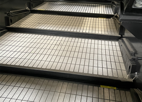 篩網是泥漿凈化設備上最常用的配件