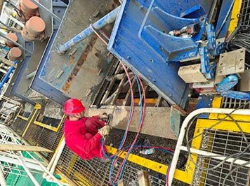 西安科迅(KOSUN)成功交付國內(nèi)某湖泊清淤項目振動篩篩網(wǎng)托架改造工程 西安科迅(KOSUN)成功交付國內(nèi)某湖泊清淤項目振動篩篩網(wǎng)托架改造工程